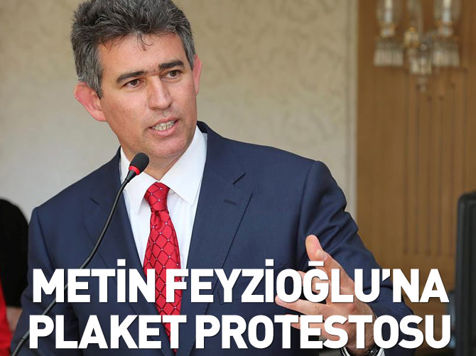 Metin Feyzioğluna şok plaket protestosu A Haber Son Dakika Gündem