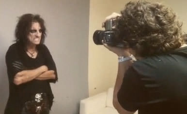 Alice Cooper, Mehmet Turgut'u 'boğazladı' - 1