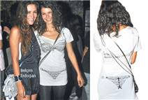 İç çamaşırını dışına giydi!