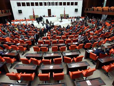"Vekiller fazla maaş alıyor"