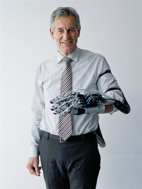 İnsan gücünü iki kat artıran eldiven