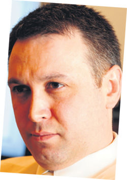 Ünlü spiker de koca dayağı mağduru