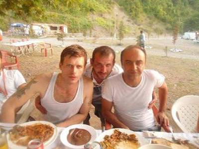 Kıvanç Tatlıtuğ sanat aşkına eridi!
