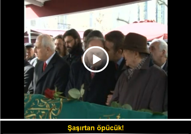 Şaşırtan öpücük!