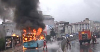 Halk otobüsüne molotoflu saldırı