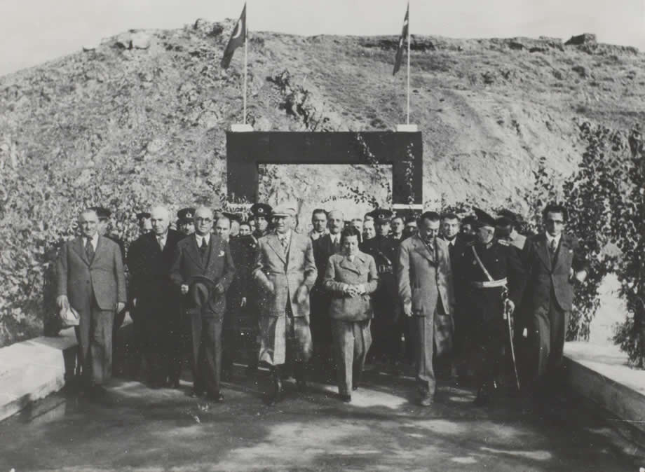 Mustafa Kemal'in 3 yeni karesi...