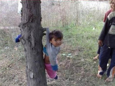 Vicdansız bir de gülüyor