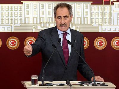 AK Parti'den istifa ettiler