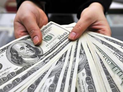 Dolar, Merkez'in toplantı kararıyla düştü