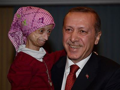 Başbakan Erdoğan progerie hastası Gamze'yle görüştü