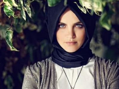 Tuğçe Kazaz tekrar Müslüman oldu, dövmelerini sildirdi