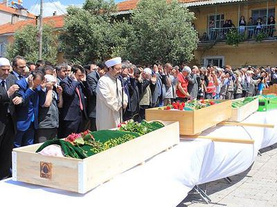 11 işçi toprağa verildi
