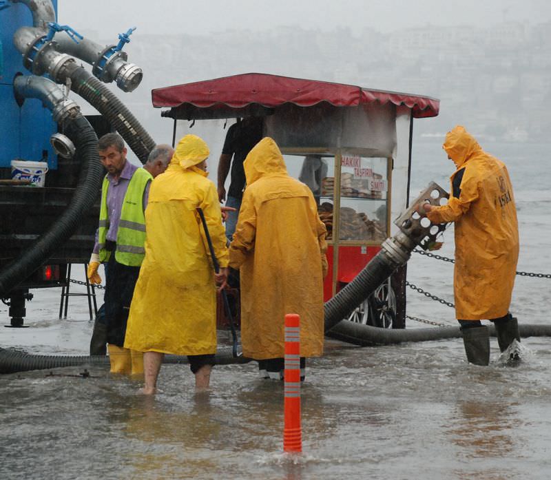 Üsküdar'da kara ile deniz buluştu