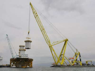 Körfez Geçiş Köprüsü hızla yükseliyor