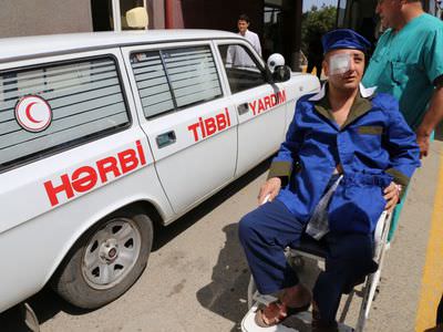 Yaralı Azeri askerler Türkiye'de