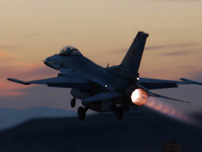 Savaş uçakları Mahmur'u bombaladı