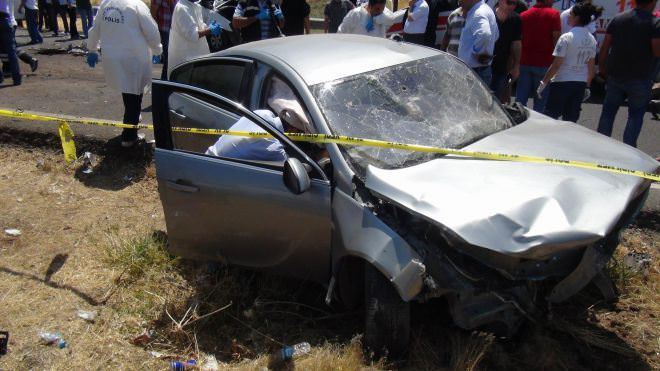 Diyarbakır’da 3 polis şehit oldu