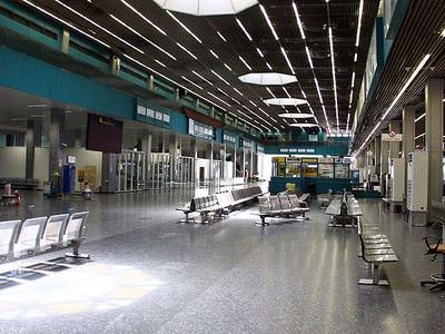 Devrimci gruplar Trablus Havaalanı'nı ele geçirdi