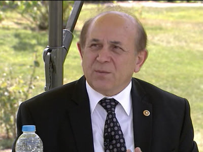 Burhan Kuzu: Yargı kendine çeki düzen vermeli