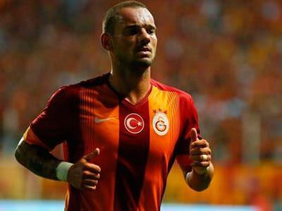 Sneijder'e ne oldu!