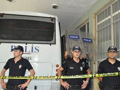 "Paralel yapı" operasyonunda 3 tutuklama