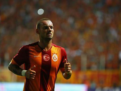FIFA 15'te Türkiye'nin en iyisi Sneijder