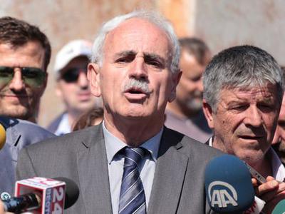 Arnavutlar 'İlirida Cumhuriyeti'ni ilan etti