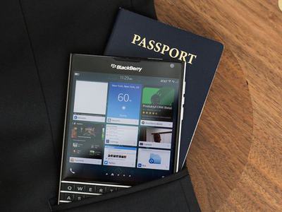 Blackberry Passport ile son kozunu oynadı