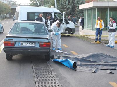 Aldattığını iddia ettiği eşini öldüren koca, intihar etti