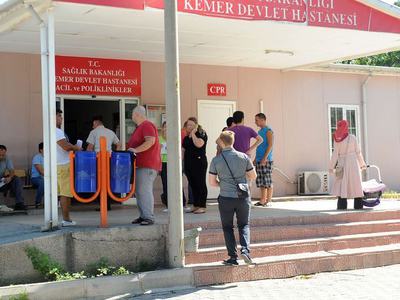 Havuza klor yerine asit döktüler