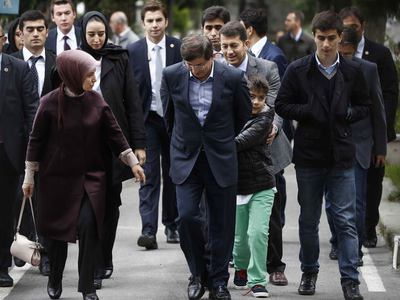 Davutoğlu'ndan Erdoğan'a bayram ziyareti