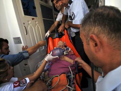 71 yaşındaki eşini boğazladı