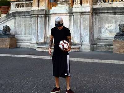 Bieber, Vatikan'da futbol oynadı