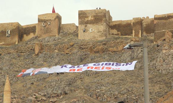 Erdoğan’ı gülümseten afiş