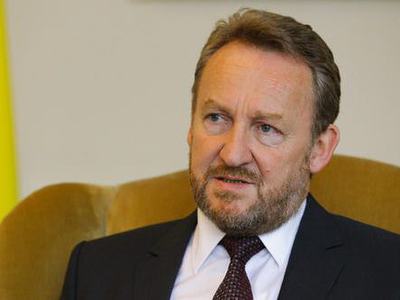 Bosna'da İzzetbegoviç zaferini ilan etti