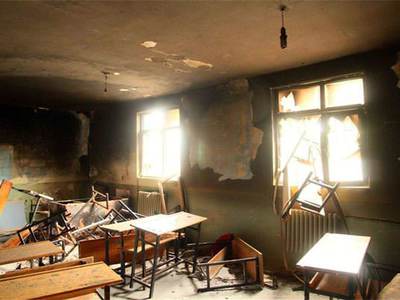 Eğitim düşmanları 212 okulu ateşe verdi