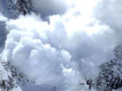 Himalayalar'a düşen çığda 17 dağcı öldü