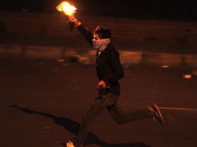 AK Parti'ye molotoflu saldırı