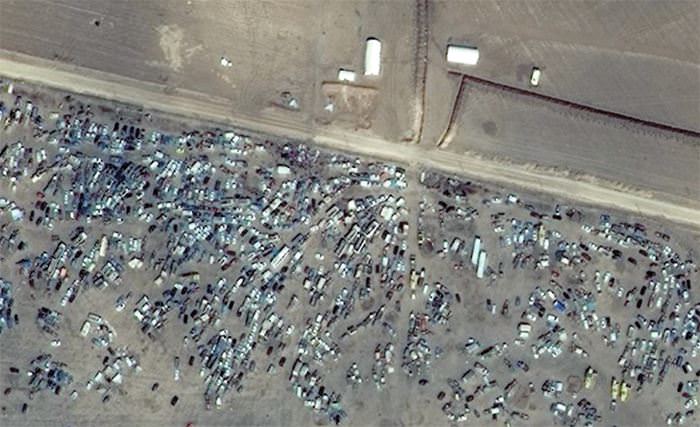 Sınırımızdaki otomobil çöplüğü!