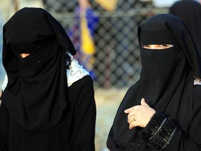 Peçe takan seyirciyi salondan çıkardılar!