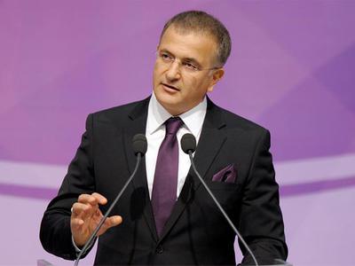 Cemaat Ekrem Dumanlı'ya tepkili