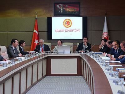 "Yargı paketi" alt komisyona sevk edildi