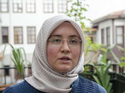 Başörtülü kadına çirkin saldırı!