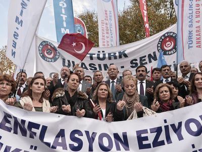 Memurlara "yüzde 12 ek zam" talebi