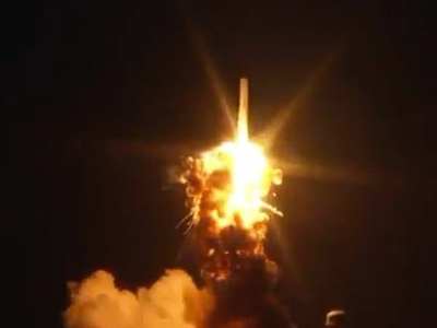 NASA'nın insansız uzay roketi havada infilak etti