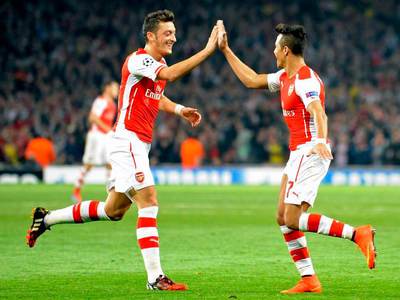 Mesut Özil'e babasından büyük şok!