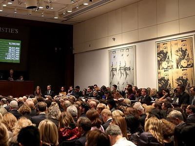 Andy Warhol'un 2 eseri 151 milyon dolara satıldı