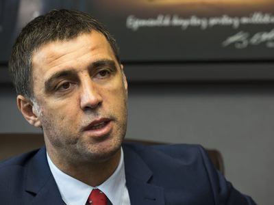 Hakan Şükür futboldaki şiddeti bile siyasete bağladı