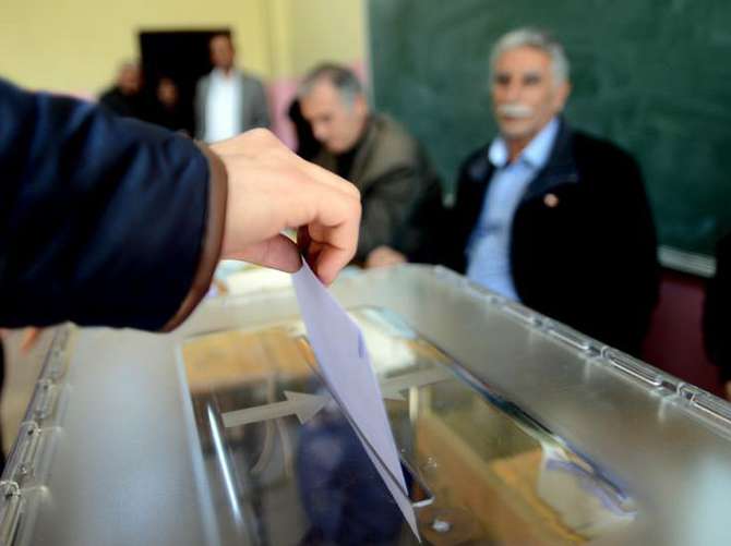 Bir belde ve bir ilçede seçimler yenilenecek