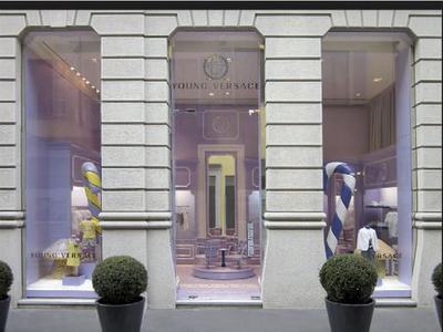 Versace, çocuk mağazaları açacak